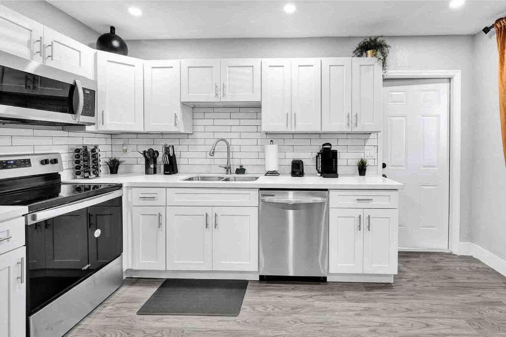 Newly Renovated/Near Sunny Isles Beach/Fre-Parking North Miami Beach Eksteriør billede